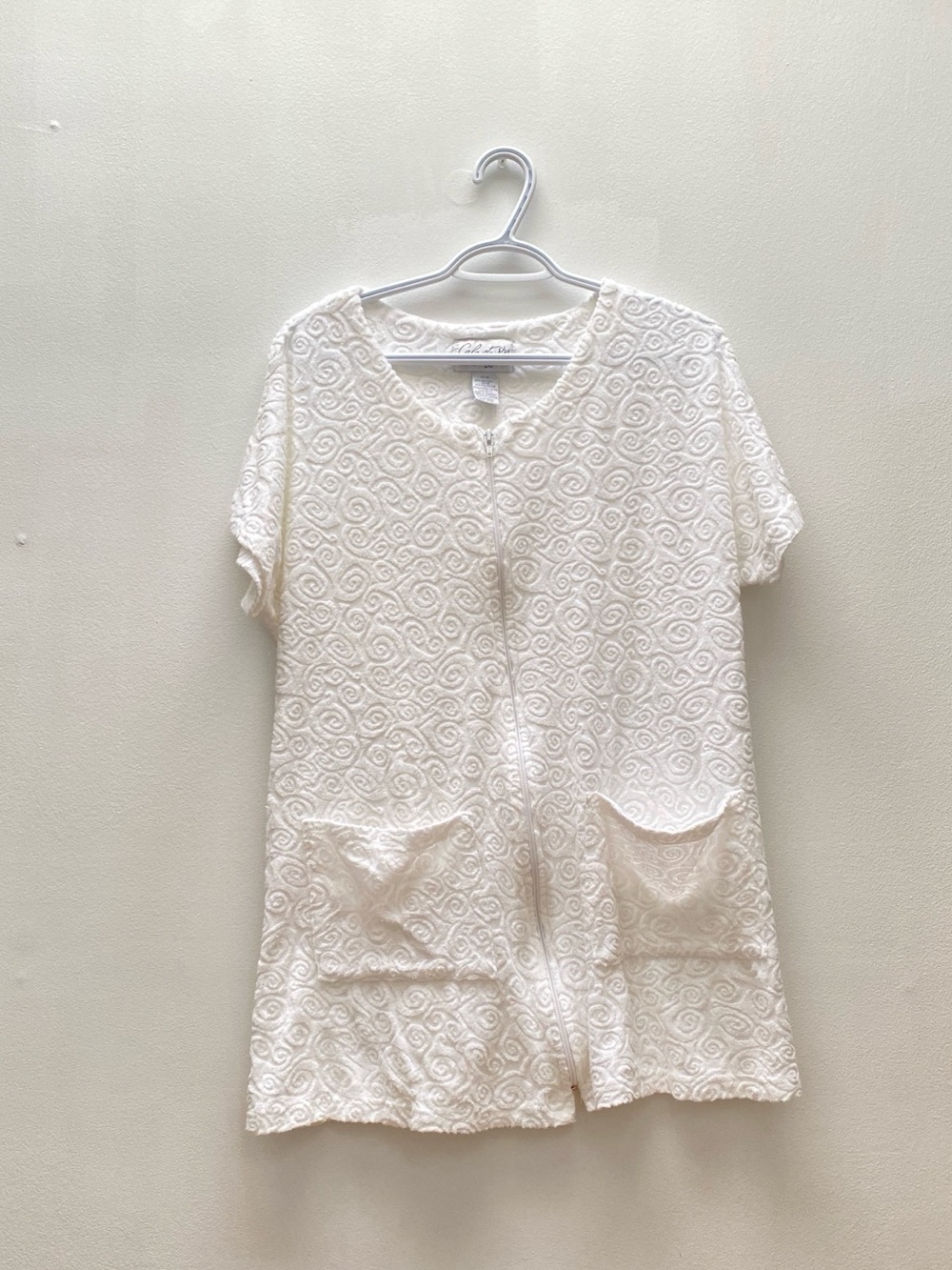 Vintage - White Swirly Retro Terrycloth Beach Cover-up